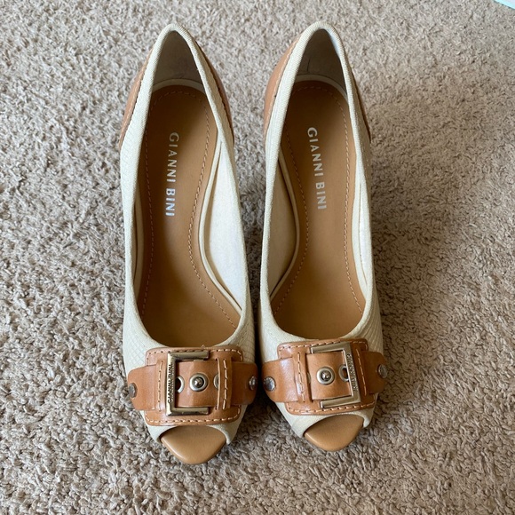 Gianni Bini Cream Peep Toe Pumps - Picture 11 of 11